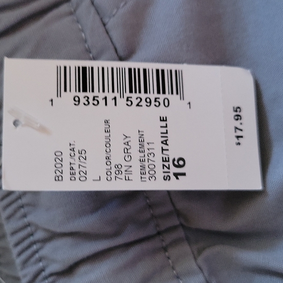 Children's Place Shorts - Picture 2 of 3